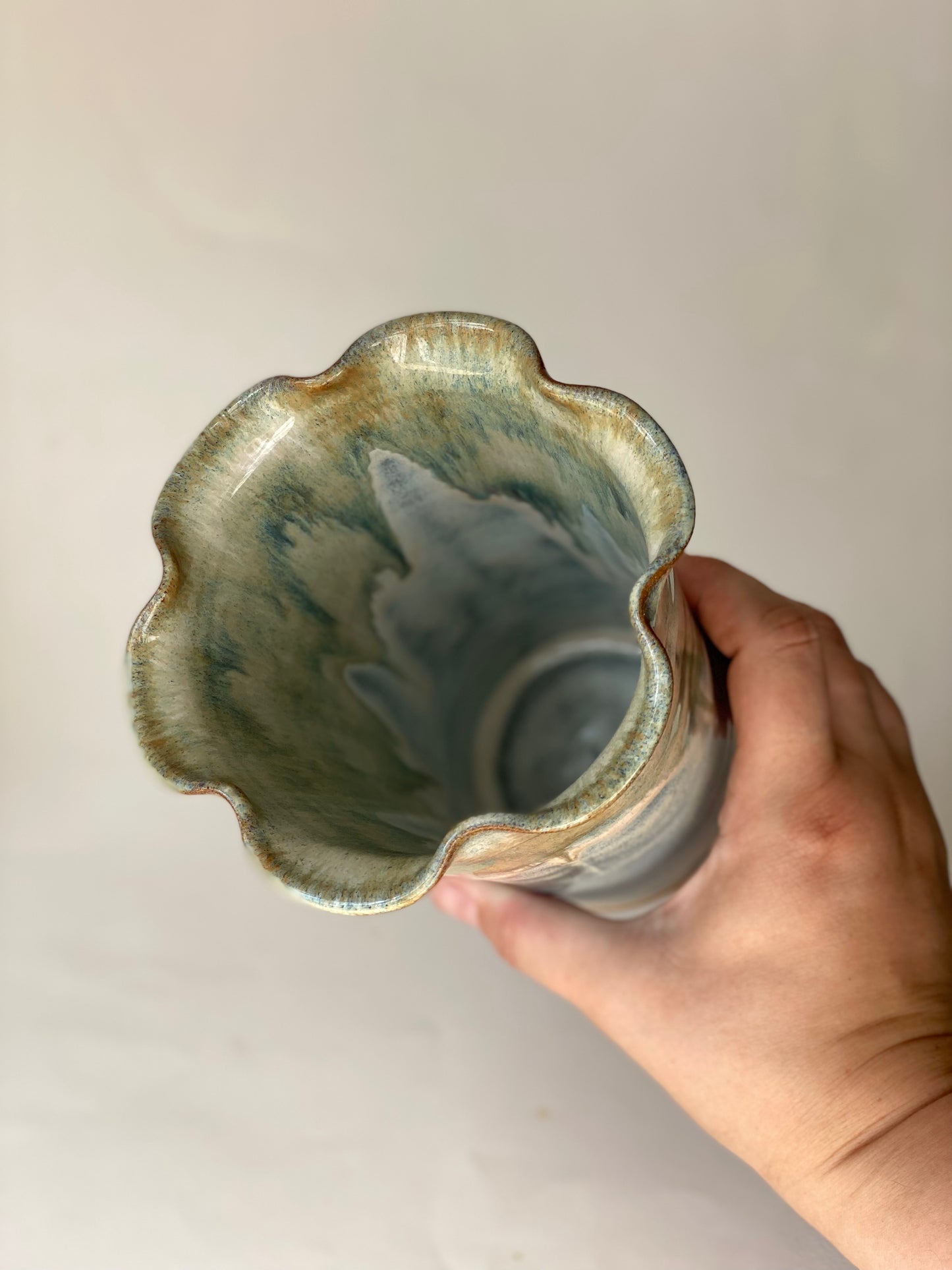 Large Frill Flower Vase - Eucalyptus Cream