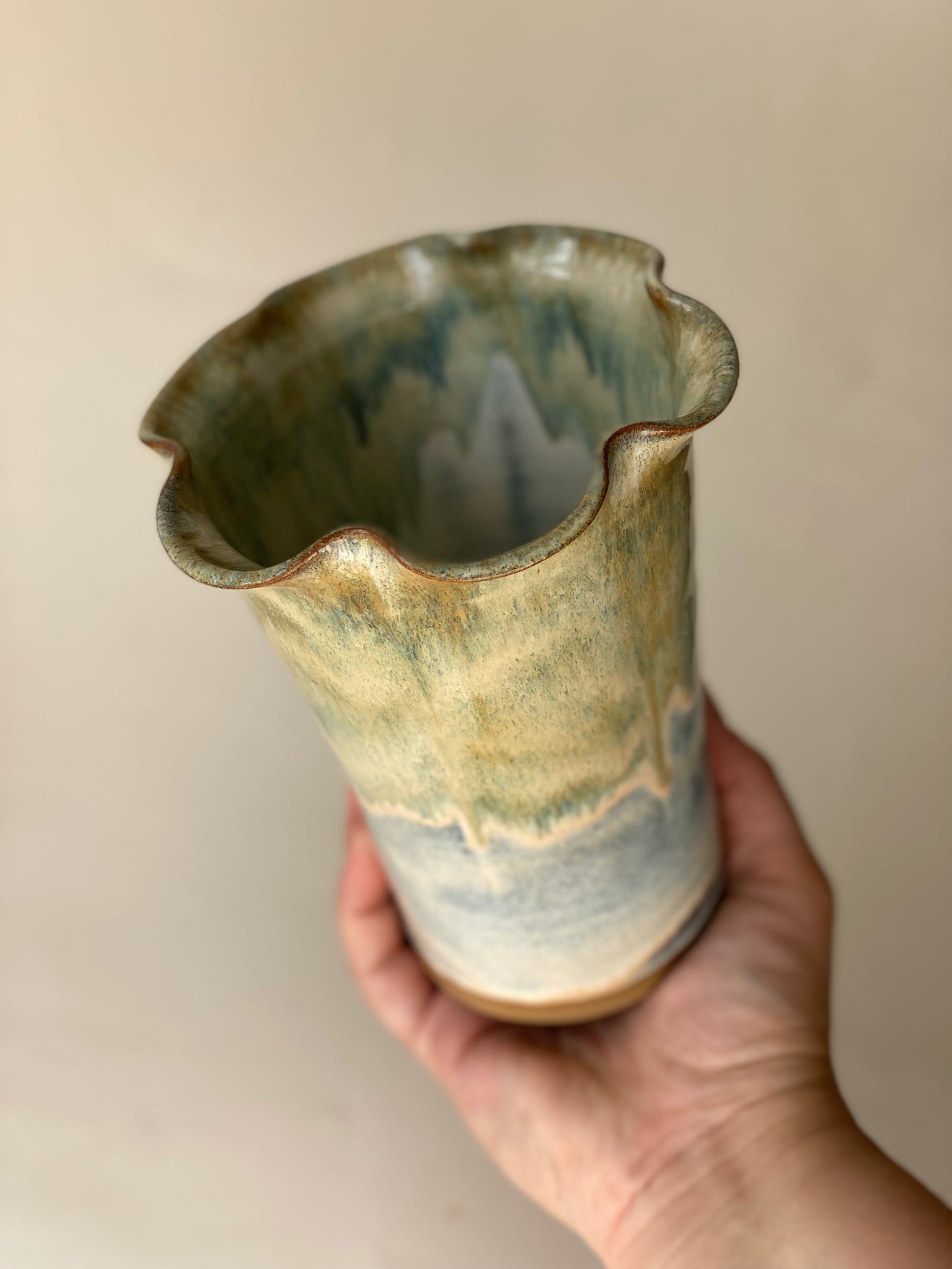 Large Frill Flower Vase - Eucalyptus Cream
