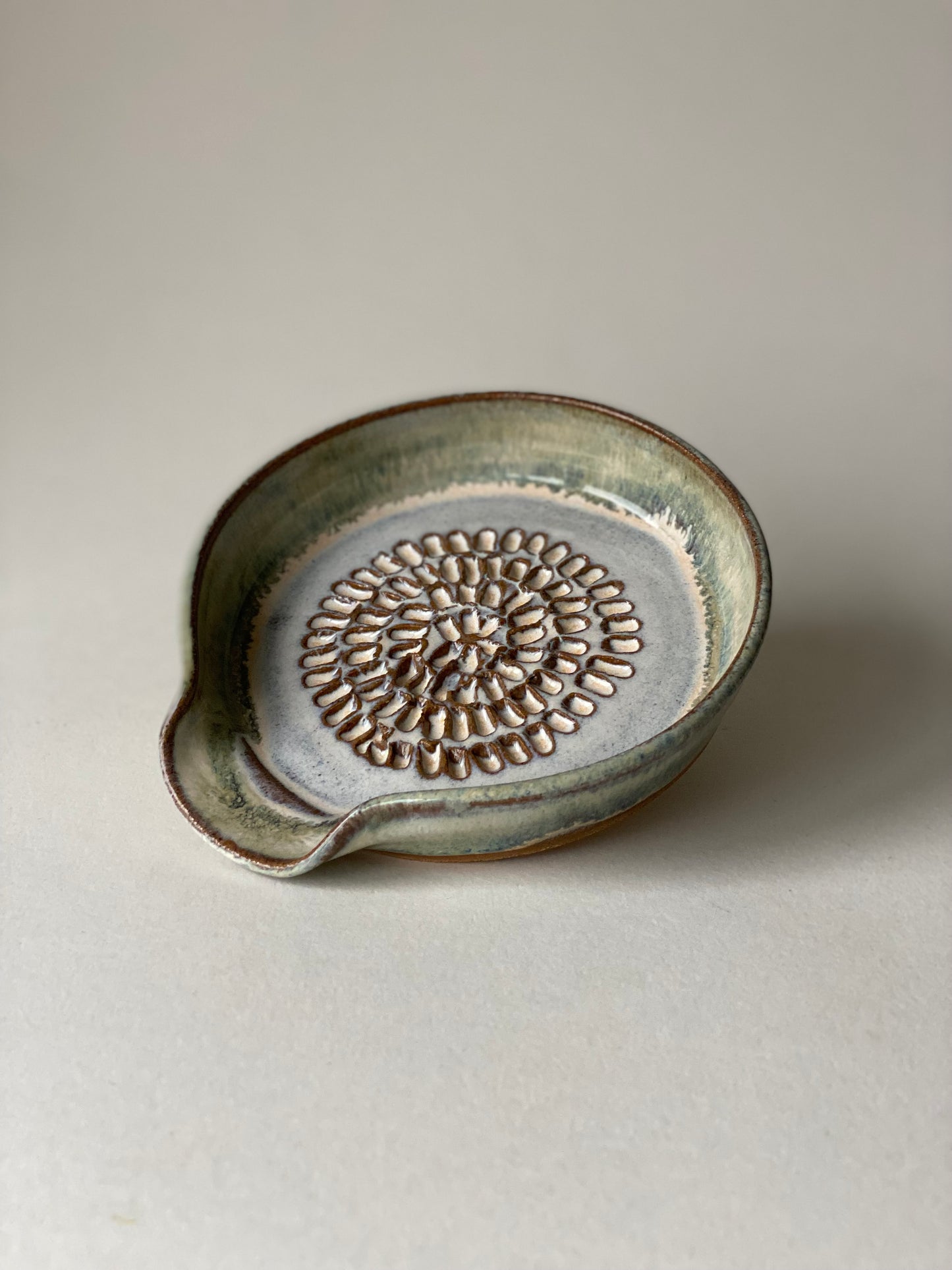 Garlic Grater - Eucalyptus Cream