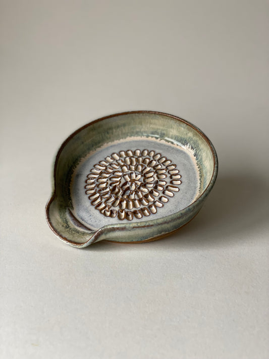 Garlic Grater - Eucalyptus Cream