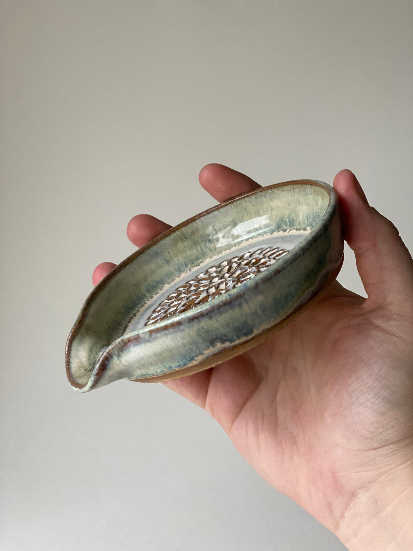 Garlic Grater - Eucalyptus Cream