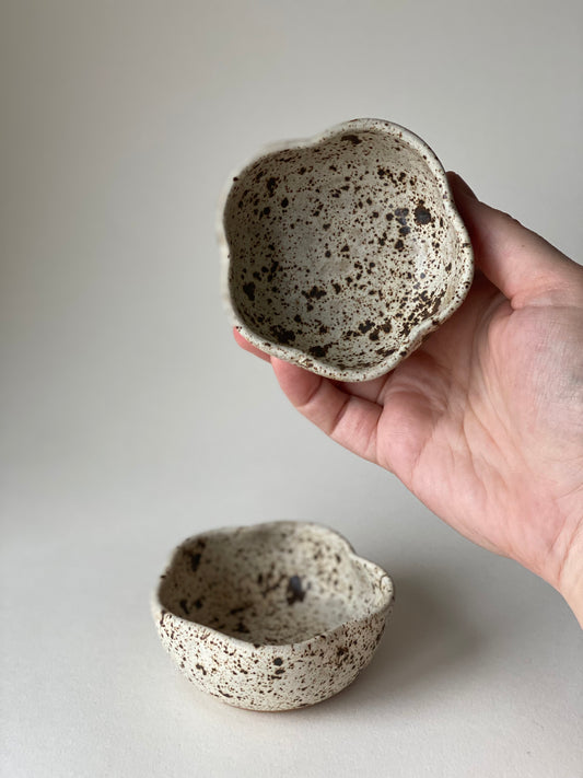 Flower Trinket - Speckled Sandstone