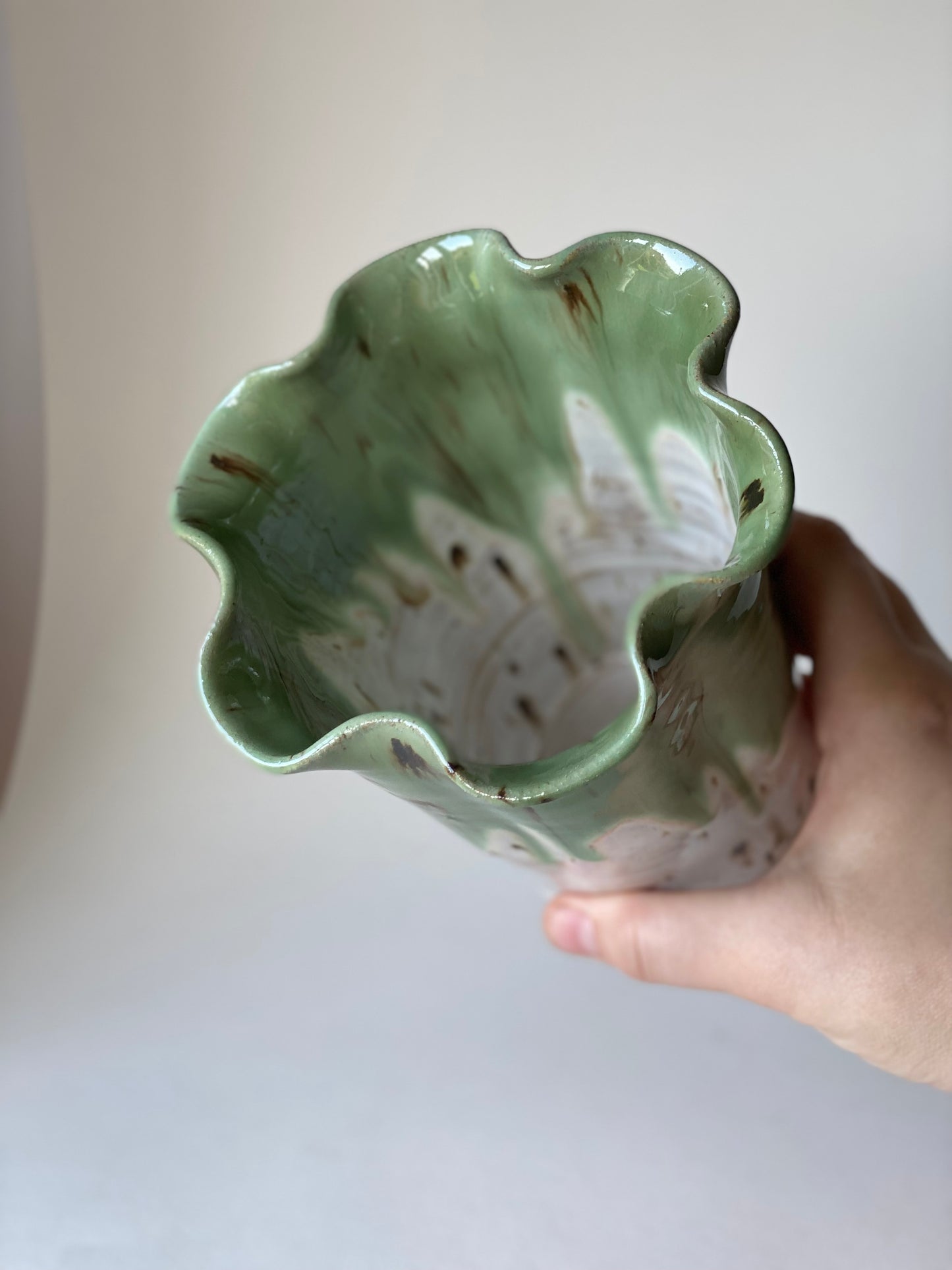 Large Frill Flower Vase - Moss & Sand