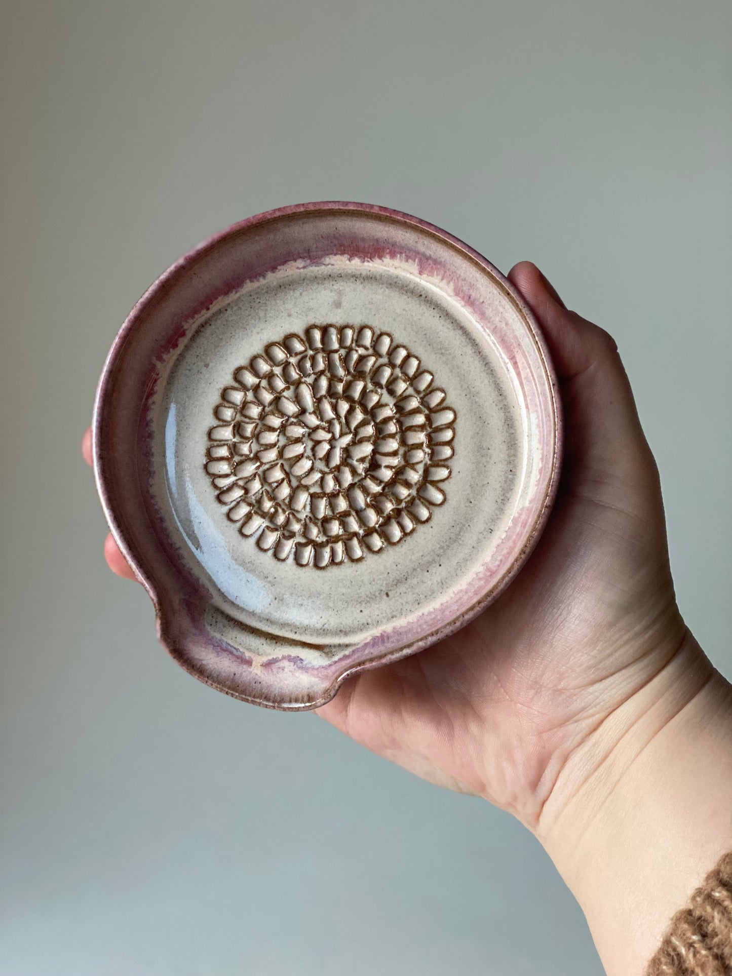 Garlic Grater - Blossom Cream