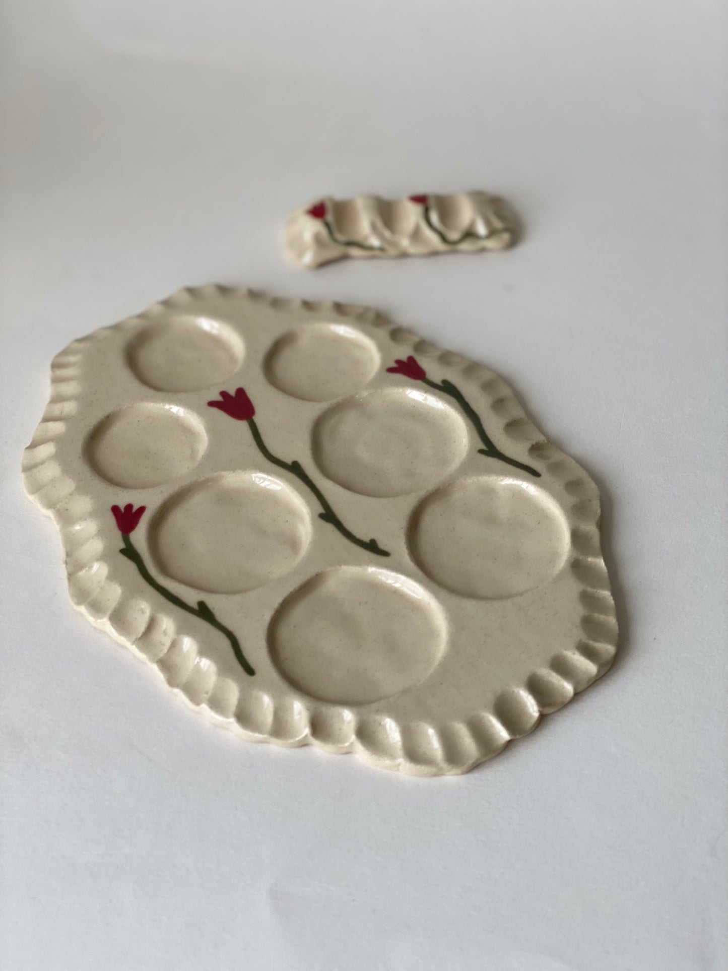 Red Tulip Paint Palette and Brush Rest Set