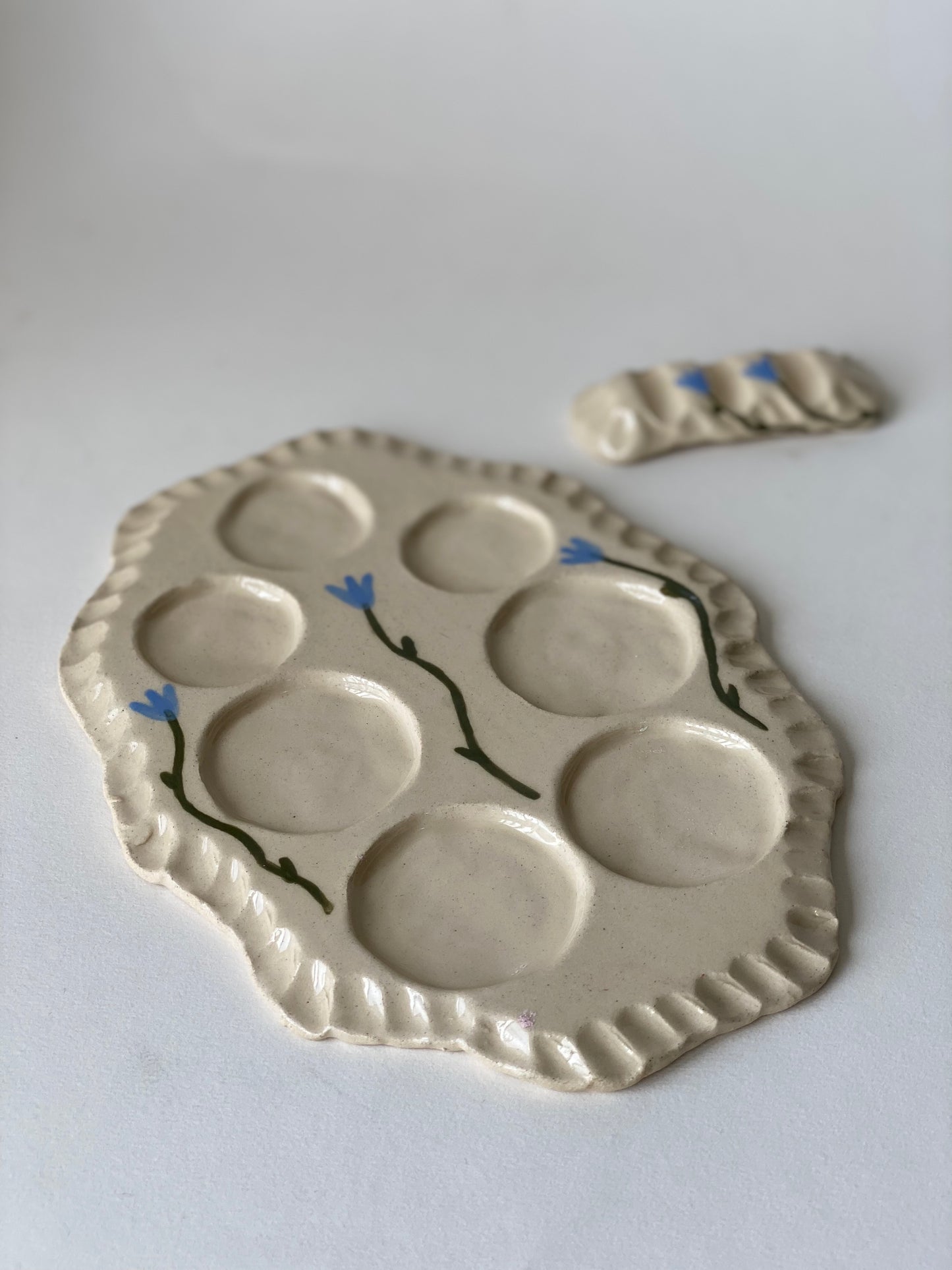 Blue Tulip Paint Palette and Brush Rest Set