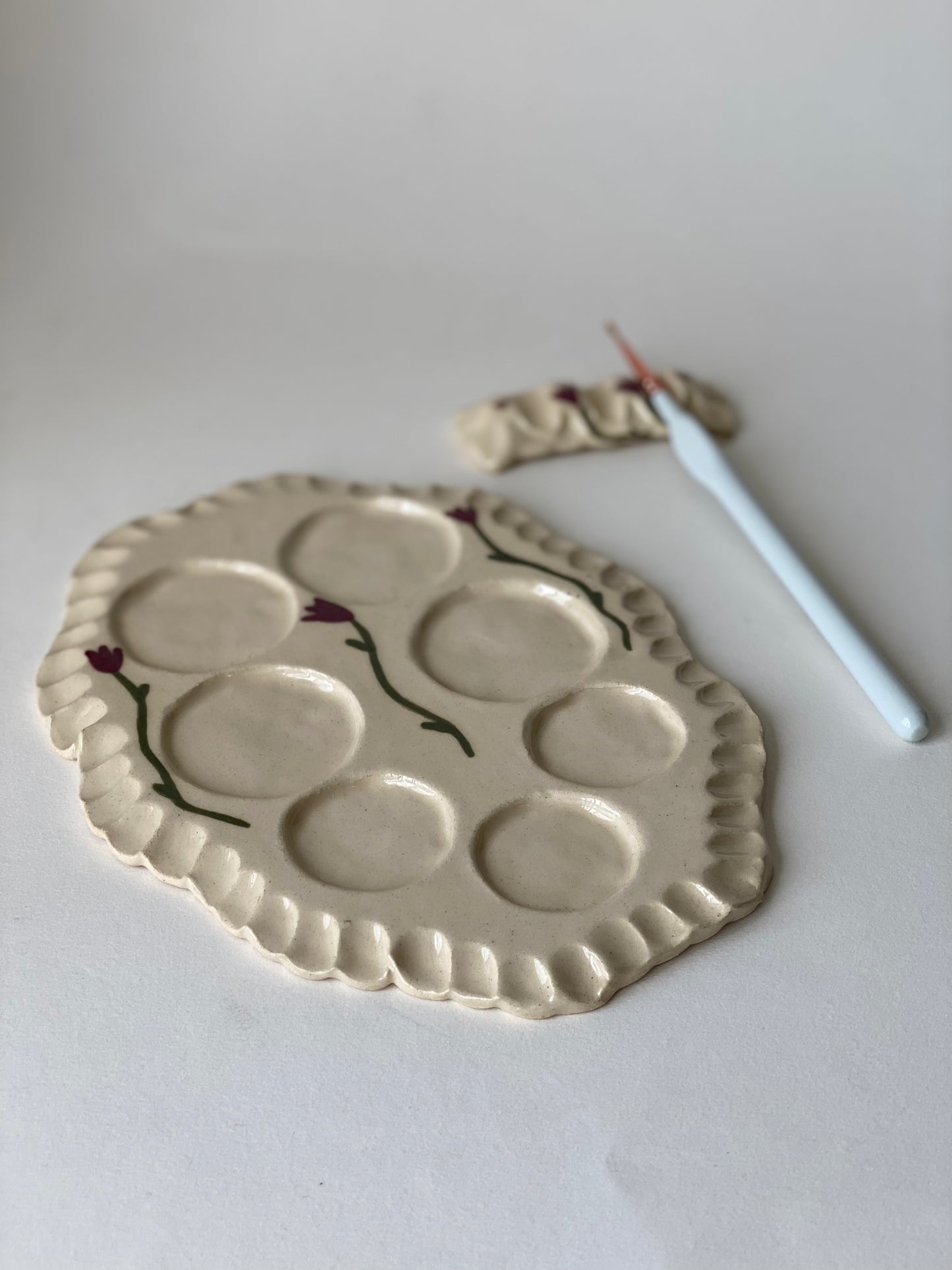 Maroon Tulip Paint Palette and Brush Rest Set