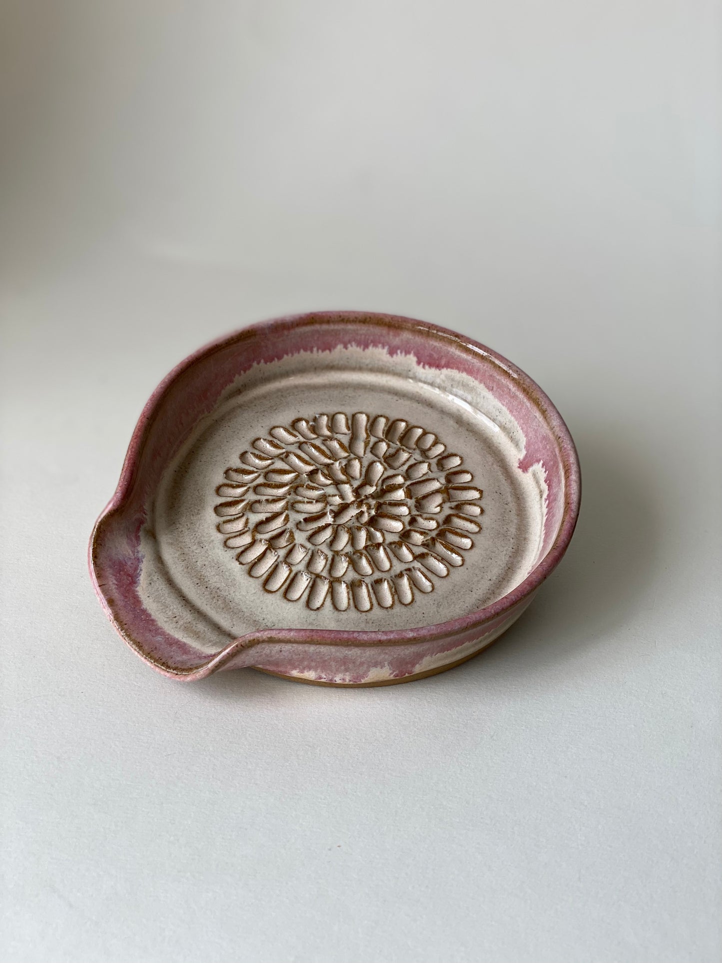 Garlic Grater - Blossom Cream