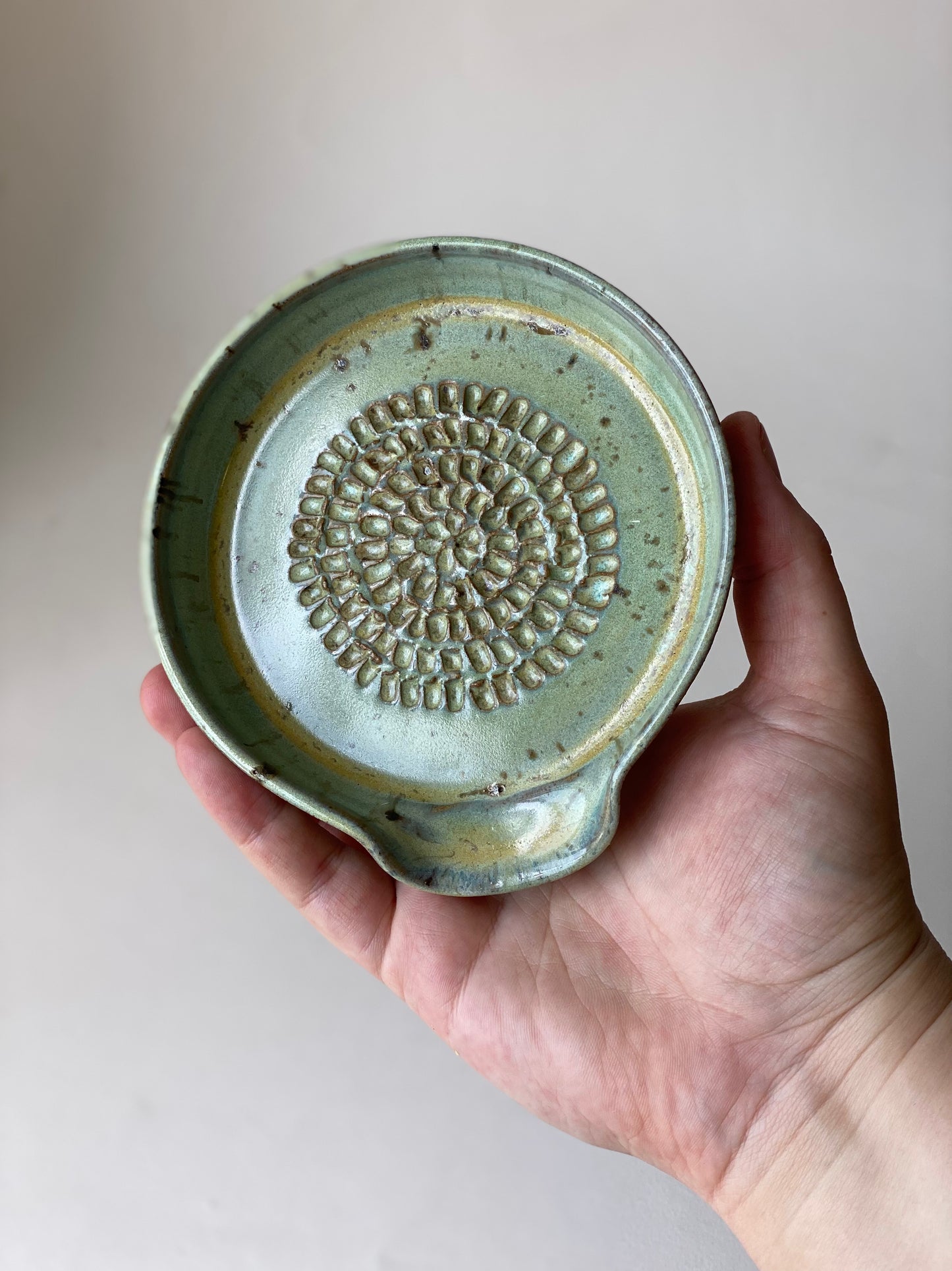 Garlic Grater - Meadow Speckle