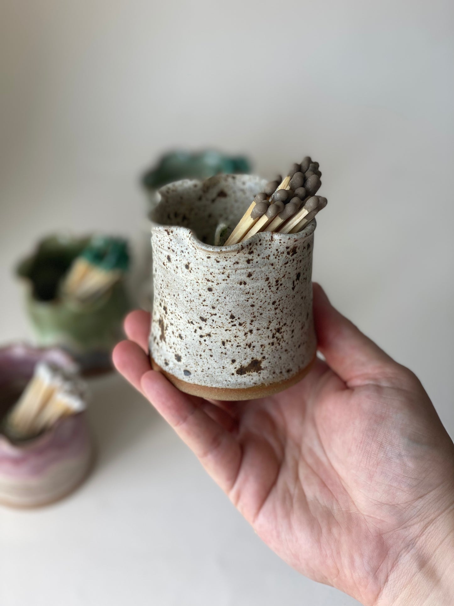 Frilly Matchstick Holder - Speckled Sandstone