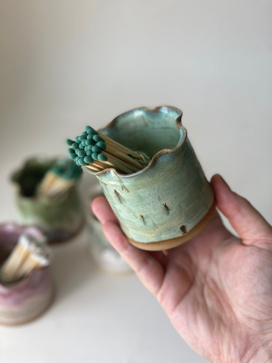 Frilly Matchstick Holder - Meadow Speckle