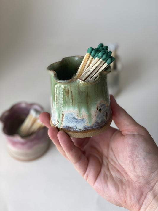 Frilly Matchstick Holder - Moss & Sand