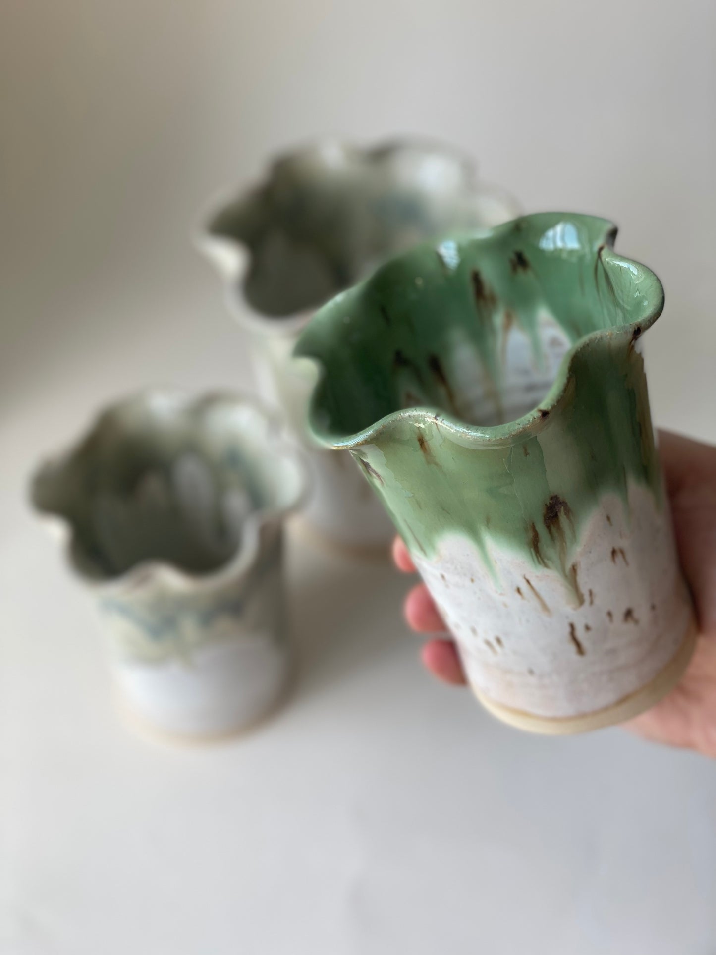 Small Frill Flower Vase - Moss & Sand